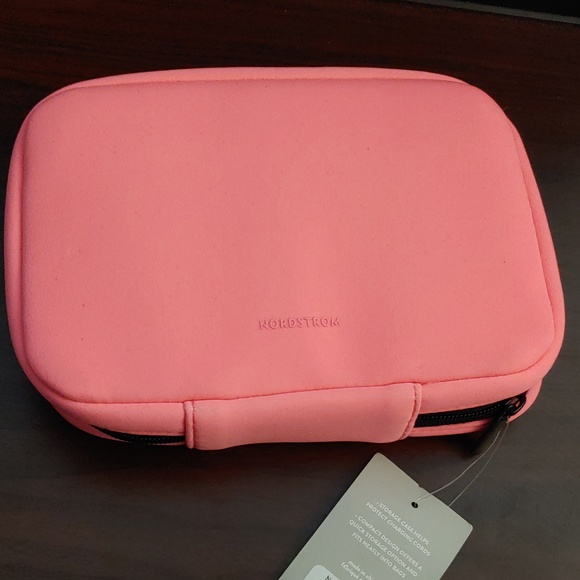 Nordstrom Accessories - Nordstrom Storage Case/ Travel Case NWT